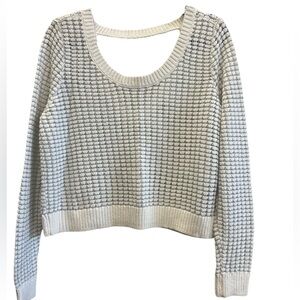 Guess Cream and Metallic Gray Textured Cropped Sweater Size XL